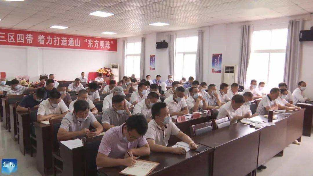 台风最新动态，逆风翱翔与学习变化的力量
