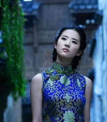 赵丽颖小巷深处的惊喜发现，最新微博图片分享